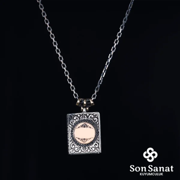 Kitap Çevsen Gümüş Kolye Modeli