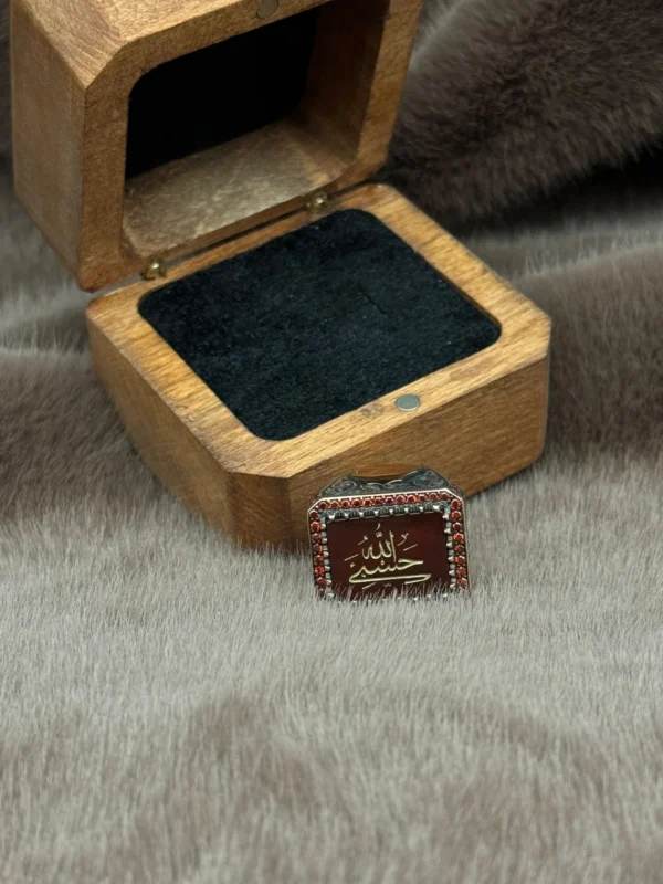 Kırmızı Akik Hasbinallah Gümüş Erkek Yüzük