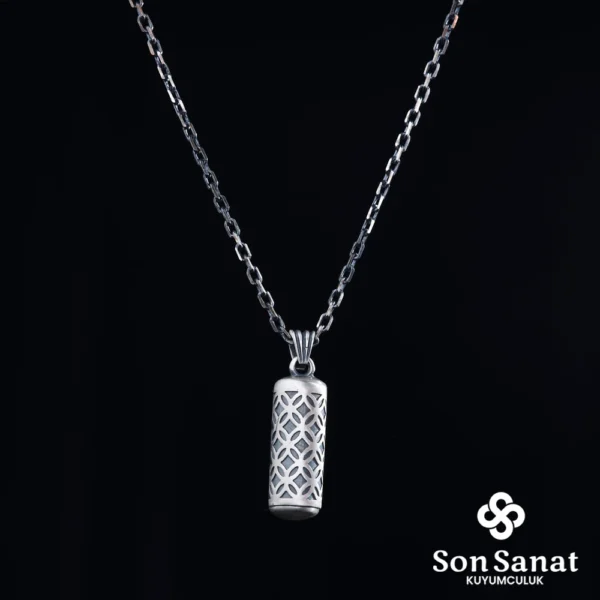 image_1950-1827.webp Silindir Gümüş Cevşen Kolye