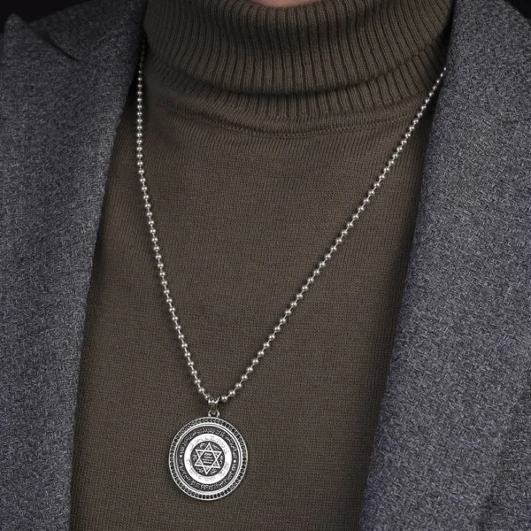 Top Zincirli Gümüş Madalyon Kolye