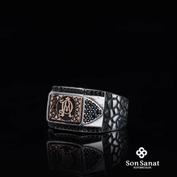 İtalik Cam Kırığı Harfli Gümüş Yüzük