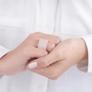 image_1950-273.webp Beyaz Zirkon Taşlı Sıralı Su Yolu Kadın Yüzük