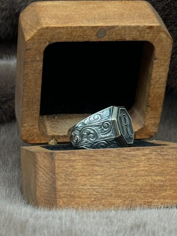 Sekizgen Kişiye Özel Harfli Erkek Yüzük