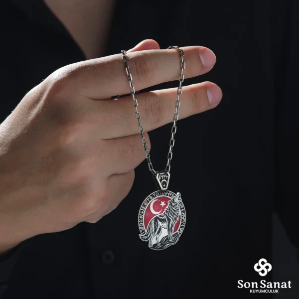 Kızıl Gök Bozkurt Gümüş Madalyon Kolye