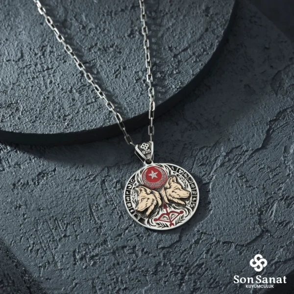 Ayar Ayyıldızlı Kurt Madalyon Kolye