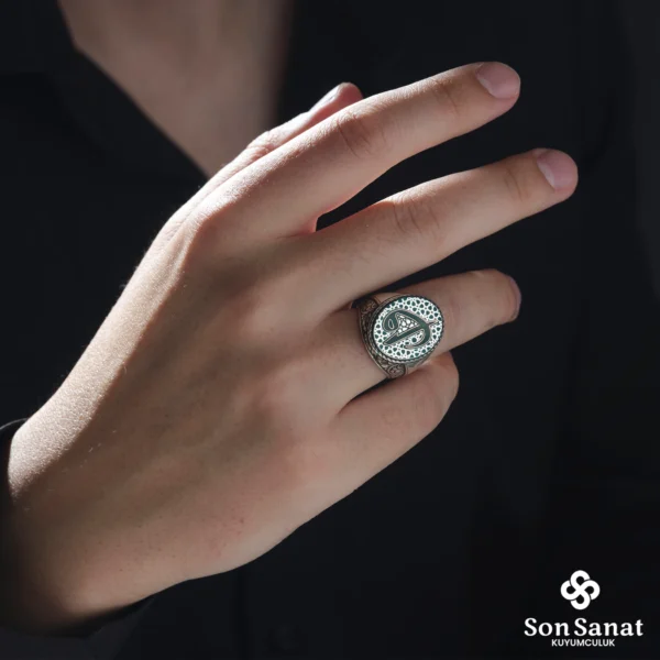 image_1950-75.webp Oval Gravürlü Elif Vav Yüzük Modeli