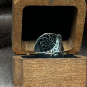 Üzerine Yargı Modelli ve Mine Kaplı 925 Ayar Gümüş Erkek Yüzük