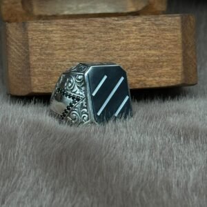 Üzerine Yargı Modelli ve Mine Kaplı 925 Ayar Gümüş Erkek Yüzük