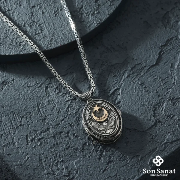 Oval Kapaklı Kurt Gümüş Madalyon Kolye