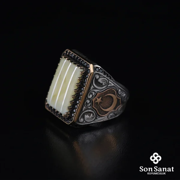 Kare Gravür Damla Yarma 925 Ayar Gümüş Yüzük