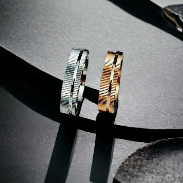 Çizgi Desenli Çift Alyans