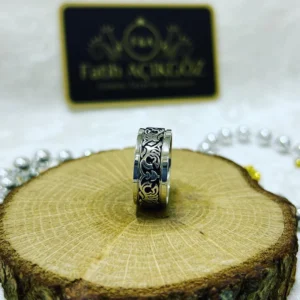 2-81.webp 8 mm İşlemeli Gümüş Alyans